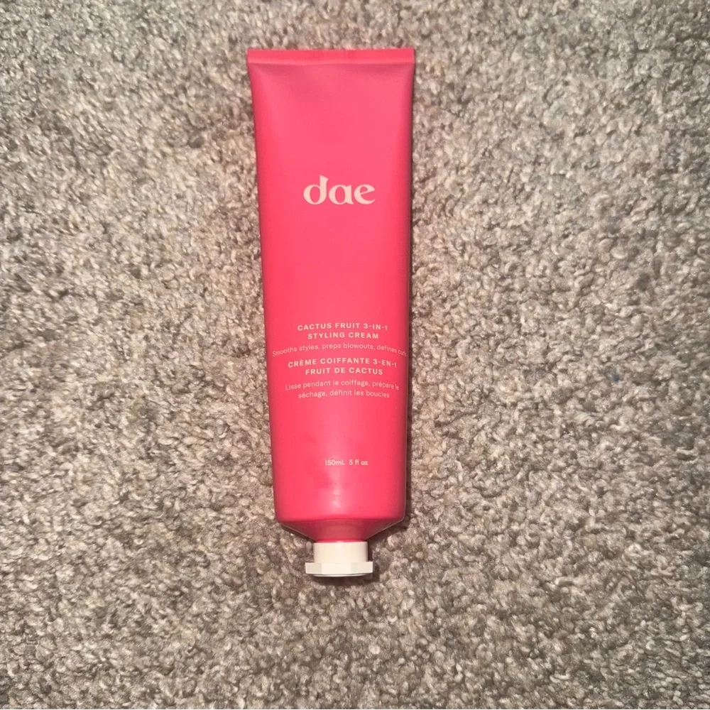 SOLD | dae - Cactus Fruit 3-in-1 Styling Cream - Picture 1 of 2